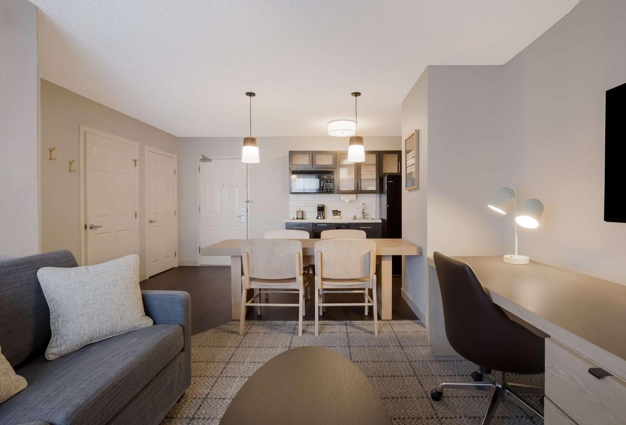 Sonesta Simply Suites Baltimore BWI Airport Линтикам Экстерьер фото